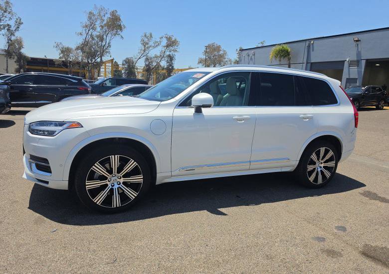 Used 2023 Volvo XC90 T8 Plus w/ Protection Package Premier AWD/4WD image 3