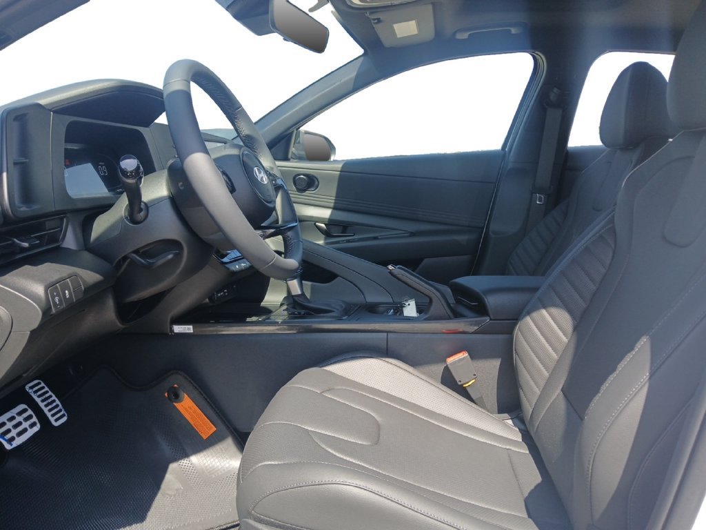 New 2026 Hyundai Elantra SEL Sport FWD image 9