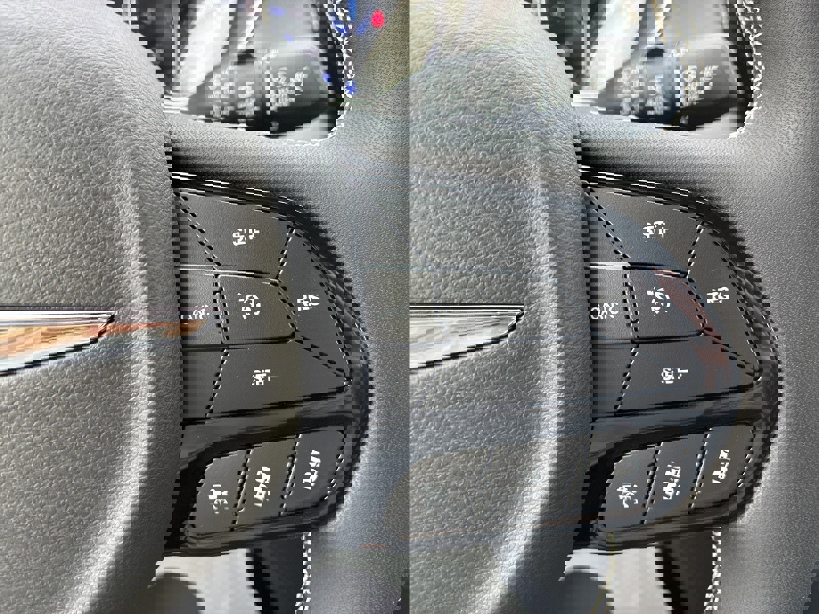 New 2026 Chrysler Pacifica Limited w/ Uconnect Theater Family Group image 31