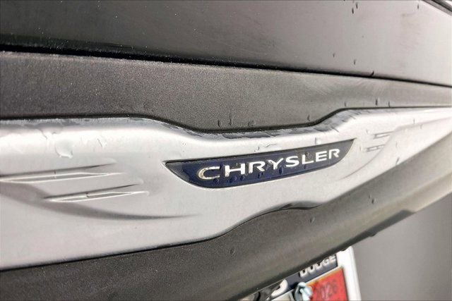 Used 2017 Chrysler Pacifica LX image 32
