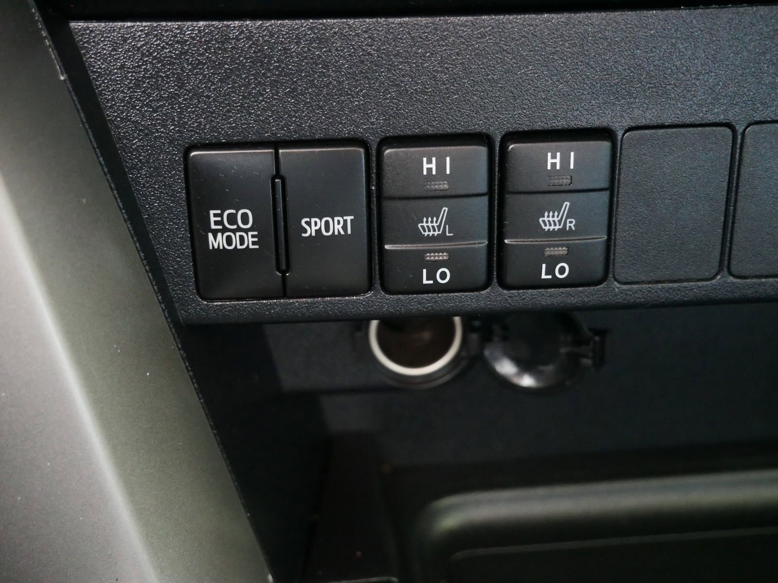 Used 2018 Toyota RAV4 Limited w/ All Weather Liner Package AWD/4WD image 20