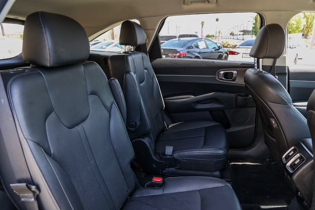 Used 2021 Kia Sorento EX FWD image 19