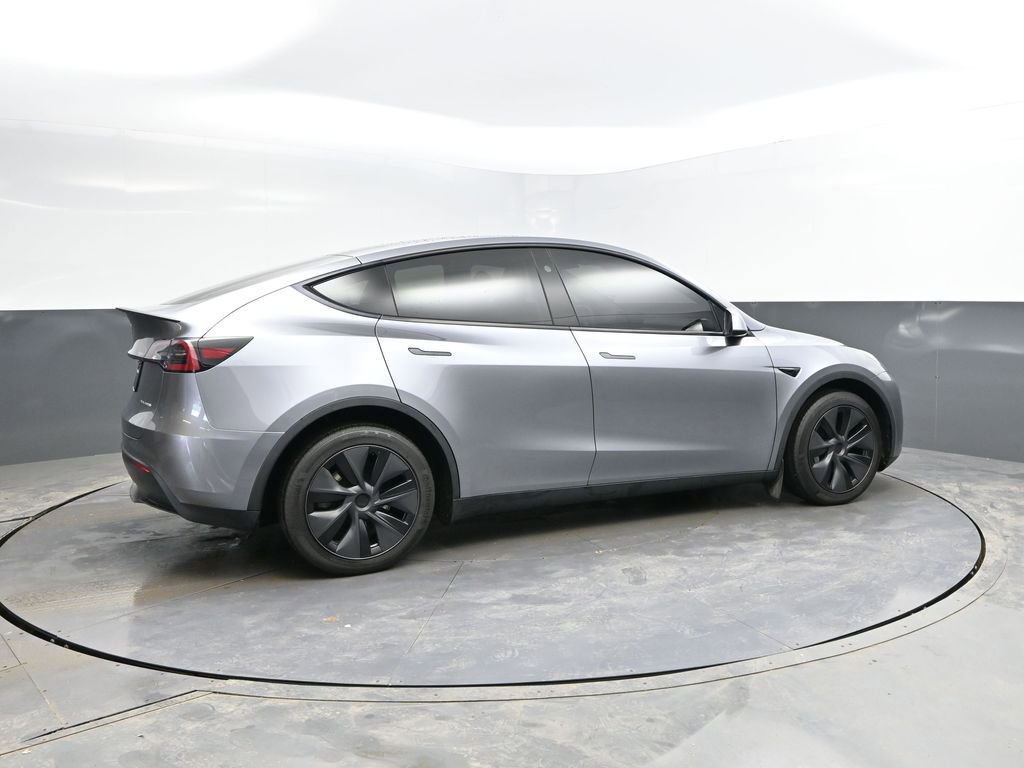 Used 2025 Tesla Model Y Long Range image 8