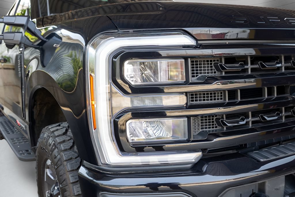 Used 2024 Ford F350 Lariat w/ Lariat Ultimate Package AWD/4WD image 15