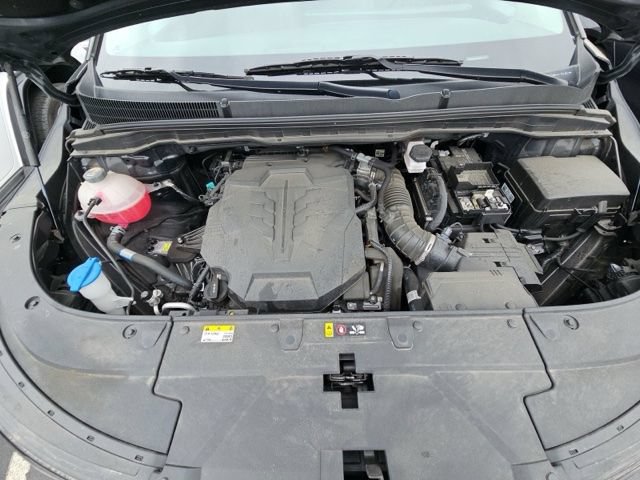 Used 2025 Kia Carnival FWD image 17