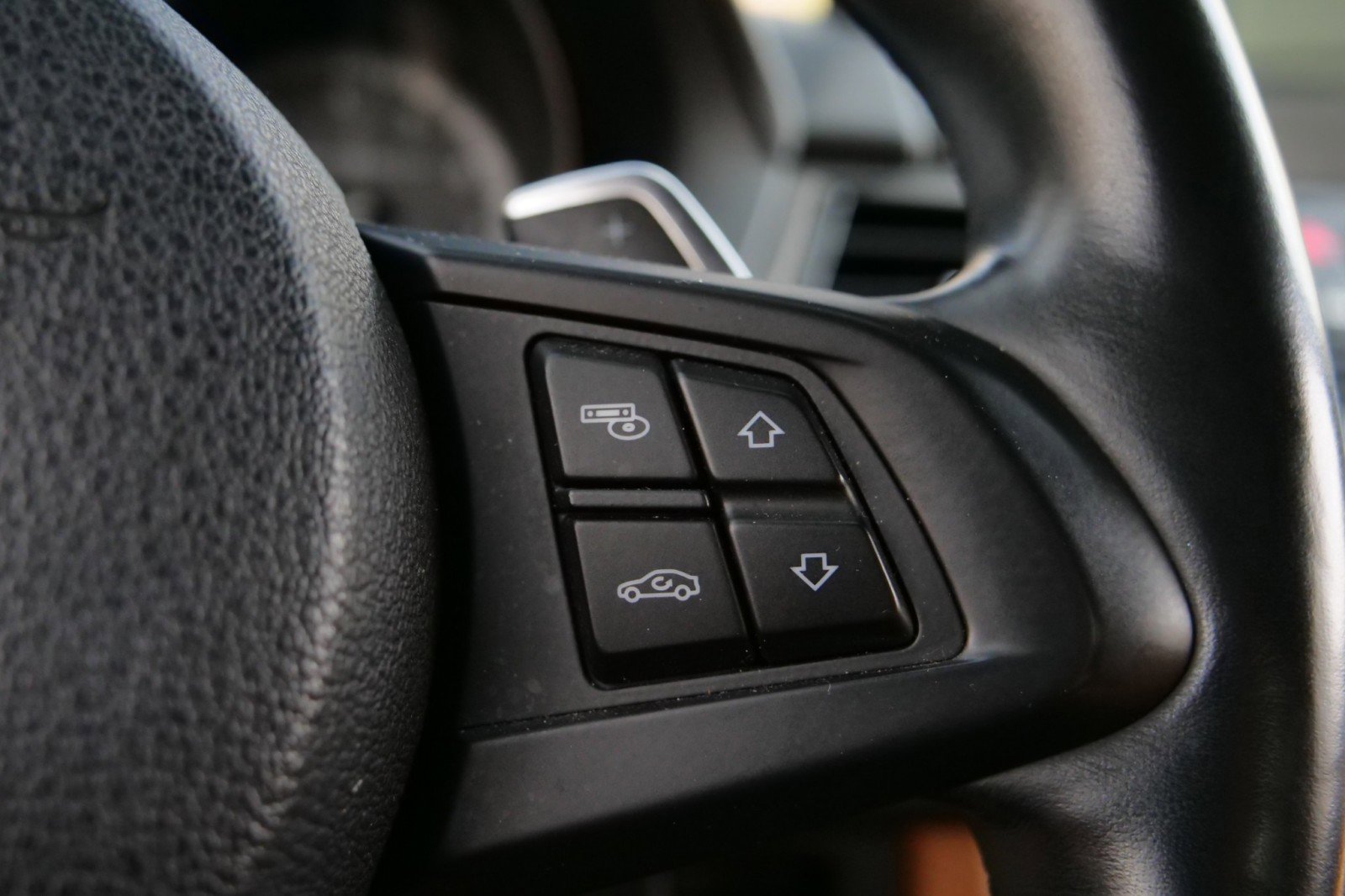 Used 2015 BMW Z4 sDrive35is image 21