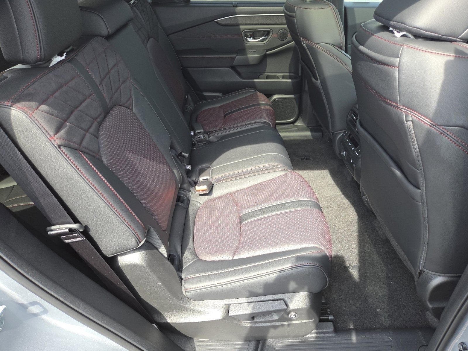 New 2026 Honda Pilot Black Edition image 24