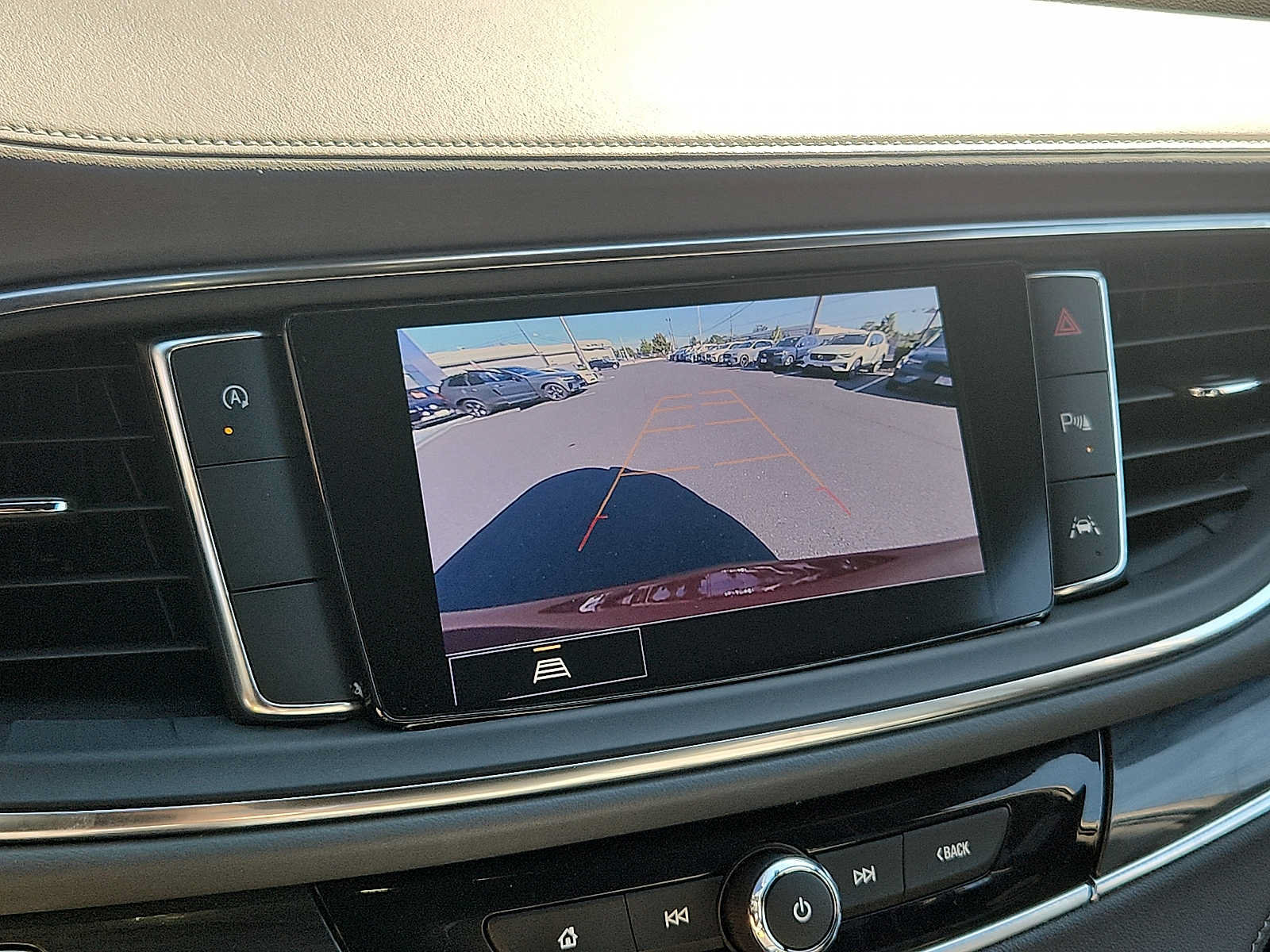 Used 2023 Buick Enclave Essence FWD image 17