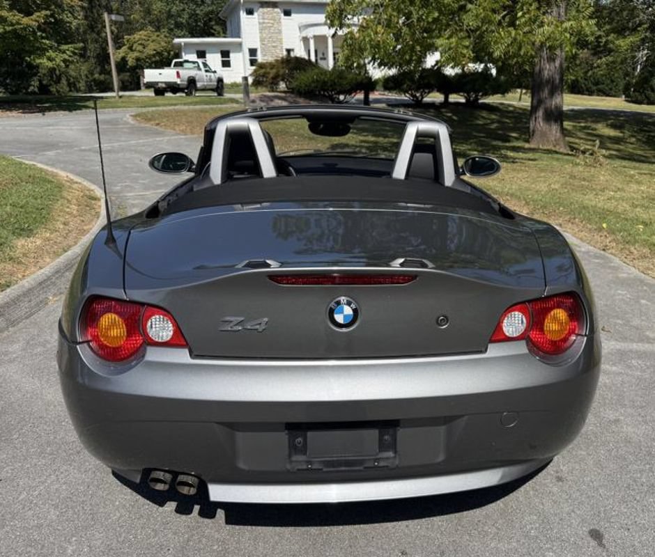 Used 2004 BMW Z4 2.5i RWD image 8