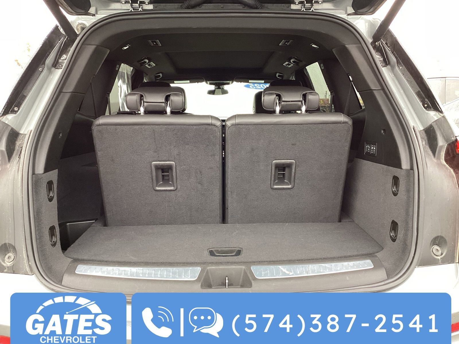 Used 2025 Cadillac XT6 Premium Luxury image 13