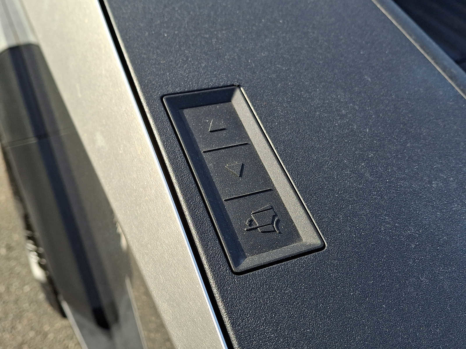 Used 2024 Tesla Cybertruck AWD Crew Cab image 29