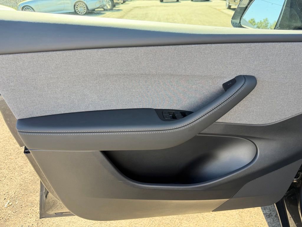 Used 2026 Tesla Model Y 2WD image 13