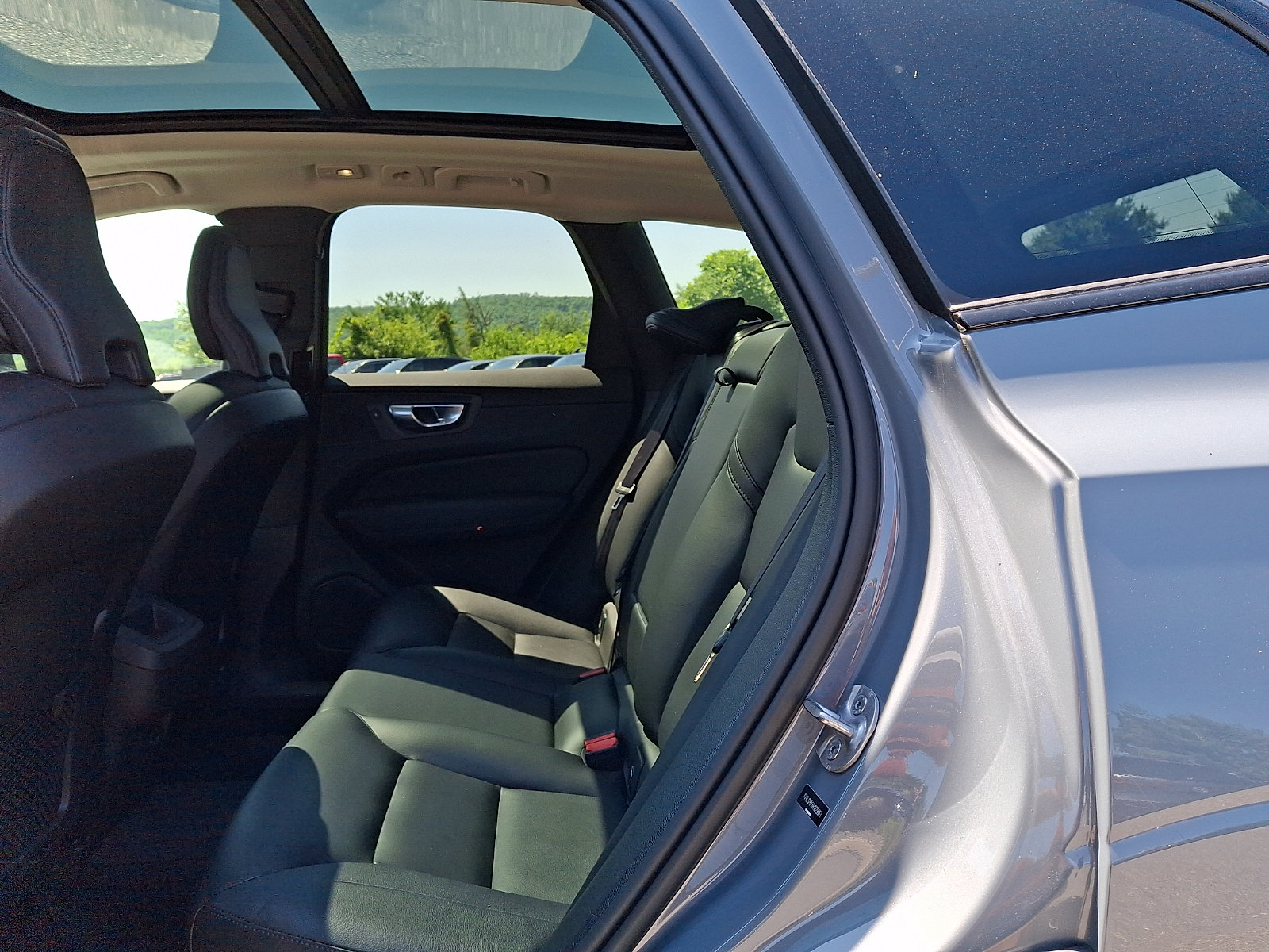 Certified 2024 Volvo XC60 B5 Core w/ Protection Package Premier AWD/4WD image 10