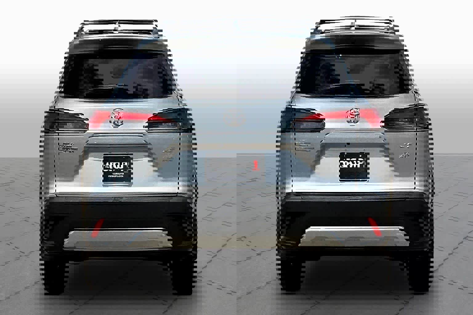 Used 2024 Toyota Corolla Cross XLE w/ Convenience Package image 5