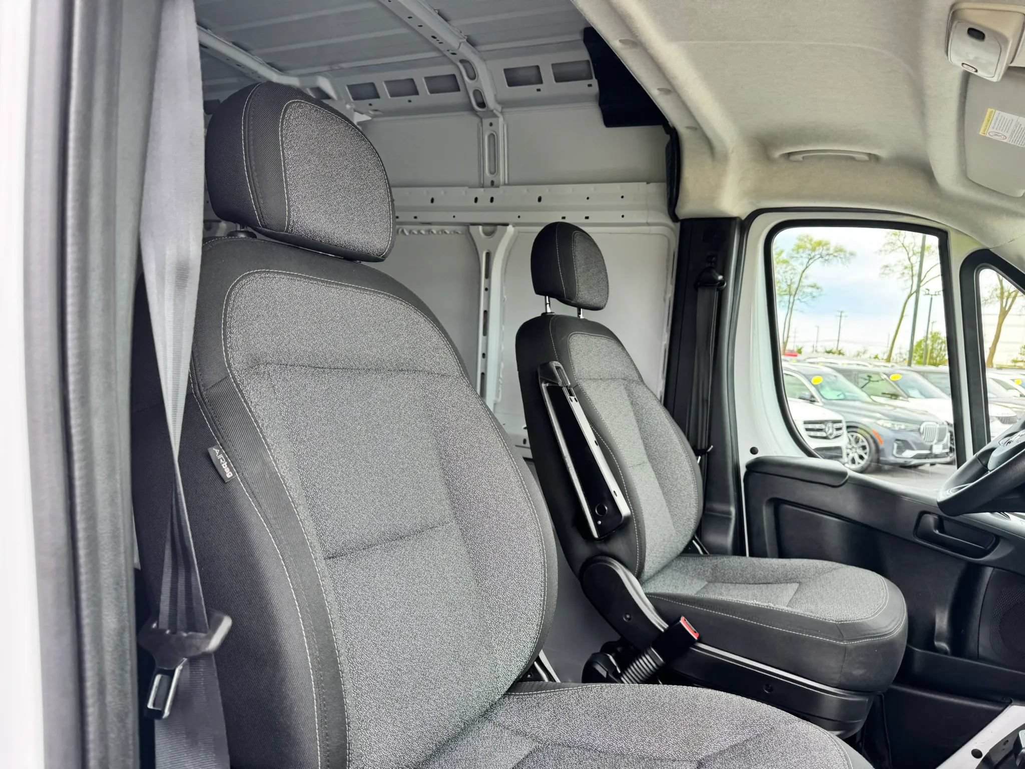 Used 2025 RAM ProMaster 2500 w/ Convenience Group FWD image 12