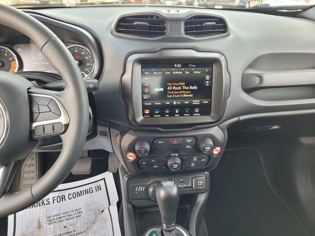 Used 2023 Jeep Renegade Latitude AWD/4WD image 18