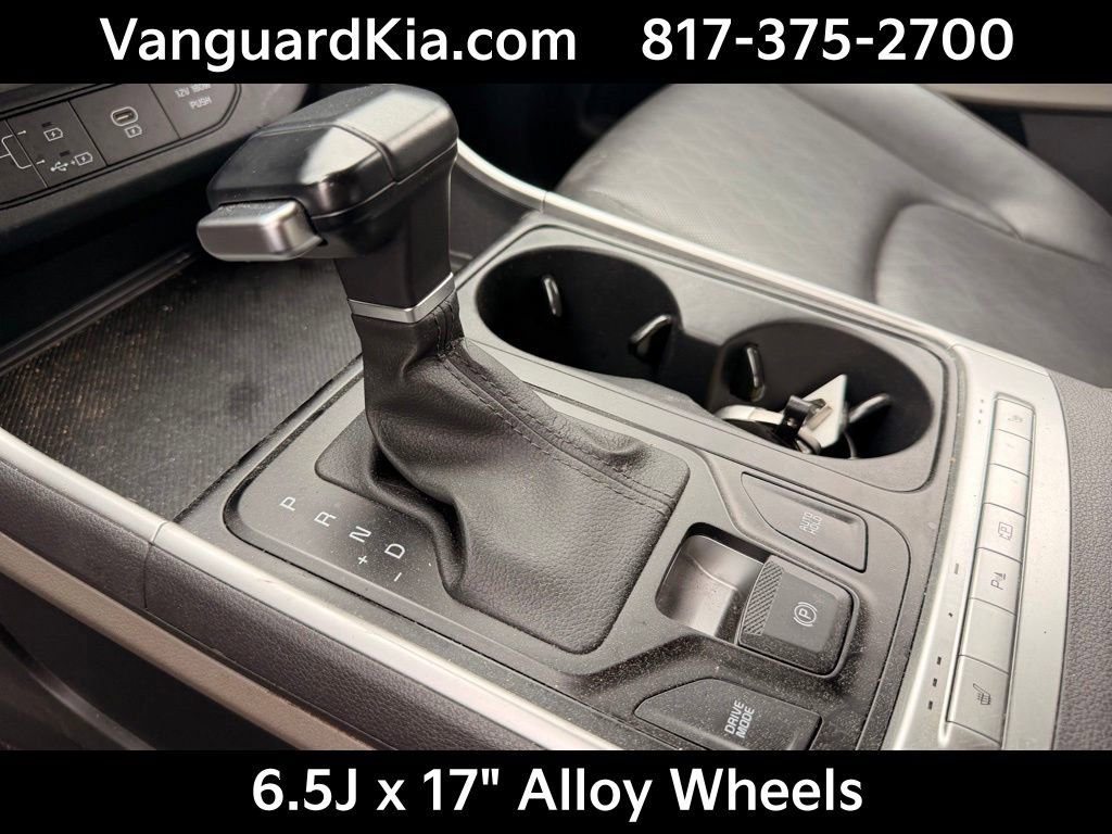 Used 2025 Kia Carnival FWD image 23
