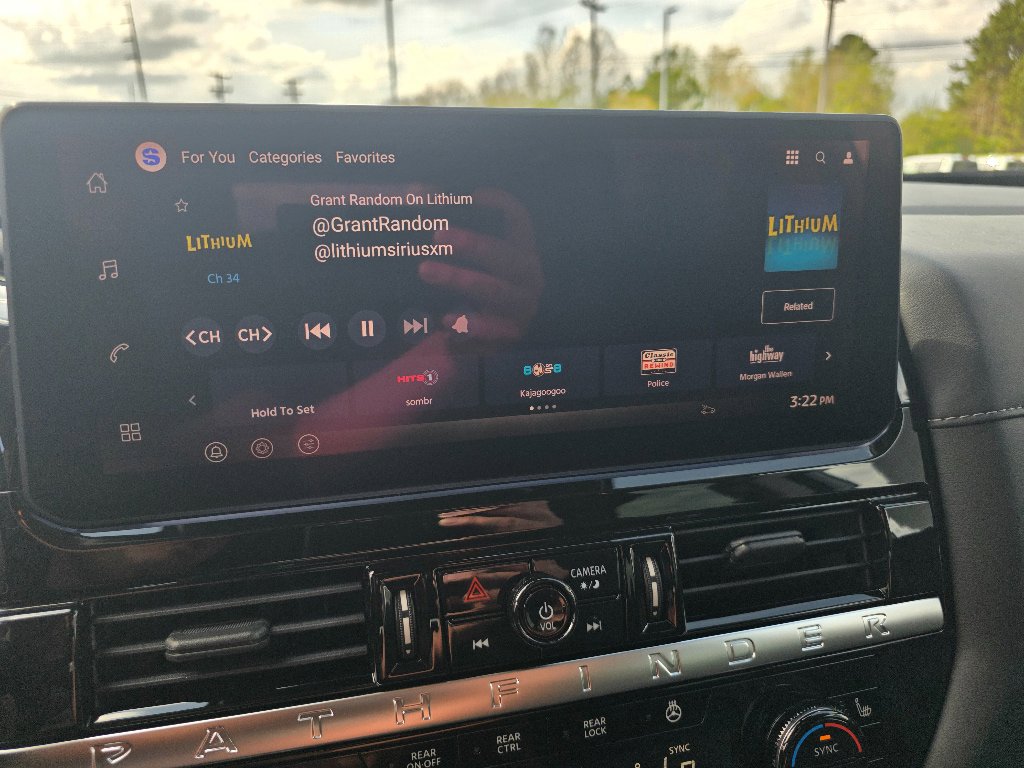 New 2026 Nissan Pathfinder SL image 24
