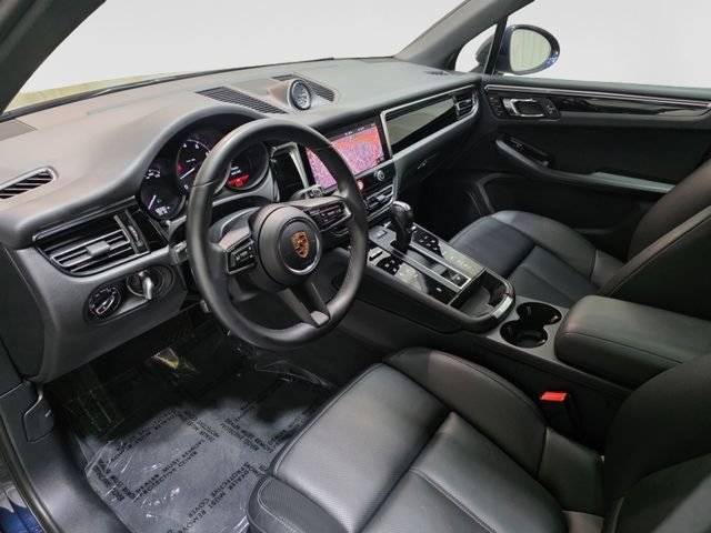 Used 2023 Porsche Macan AWD/4WD image 24