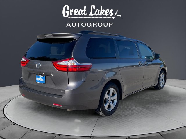 Used 2017 Toyota Sienna LE FWD image 5