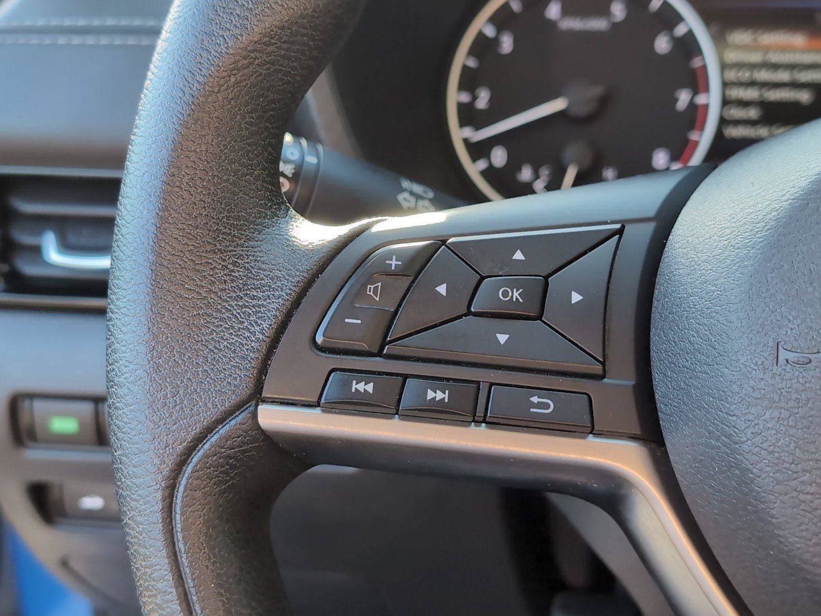 Used 2024 Nissan Sentra SV FWD image 29