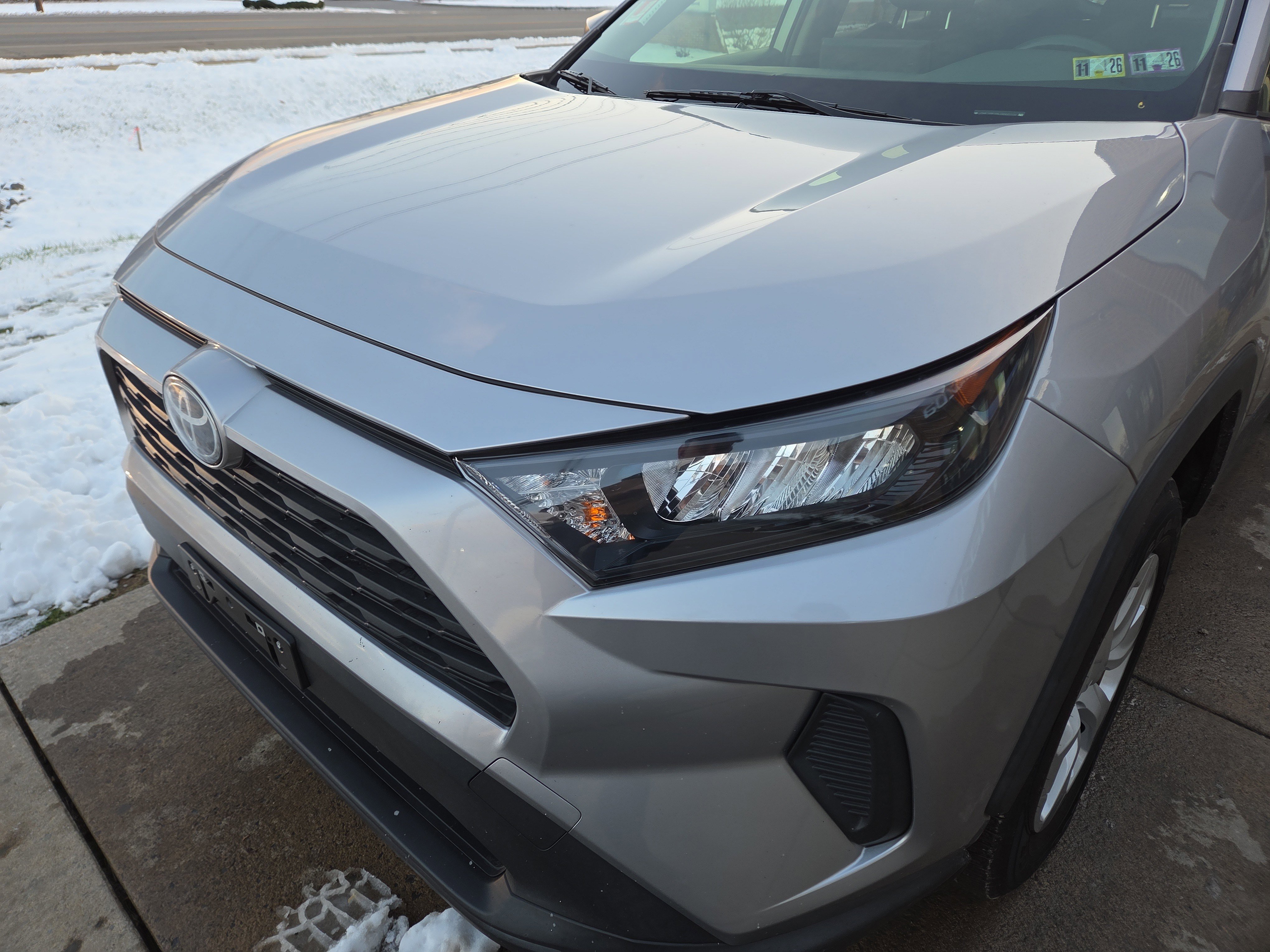 Used 2020 Toyota RAV4 LE image 10