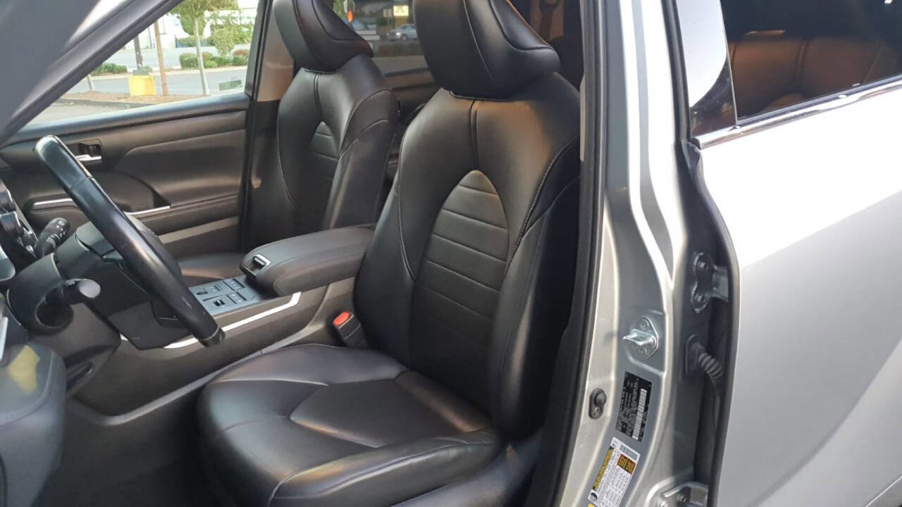 Used 2021 Toyota Highlander XLE image 56
