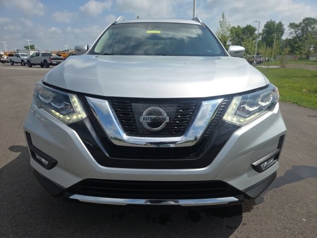 Used 2017 Nissan Rogue SL w/ SL Premium Package FWD image 3