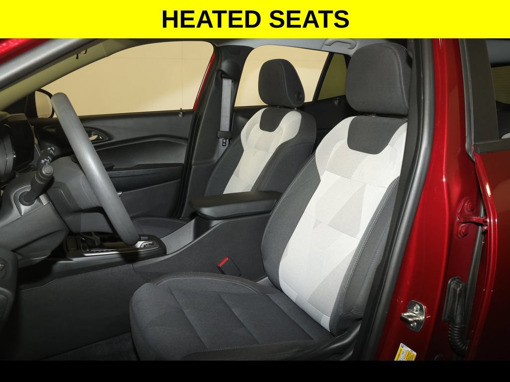 Certified 2025 Chevrolet Trax LS w/ LS Convenience Package FWD image 3