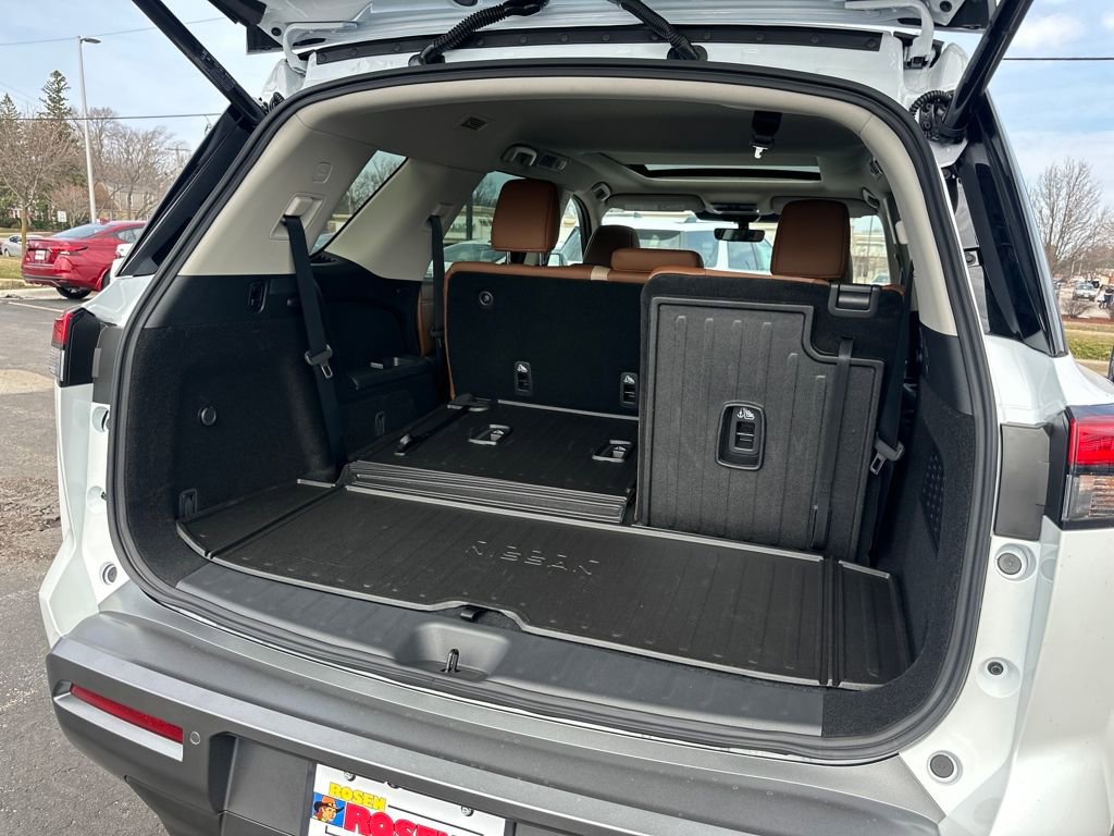 New 2026 Nissan Pathfinder Platinum AWD/4WD image 39
