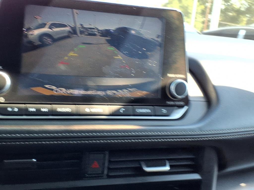 Used 2024 Nissan Rogue SV image 19