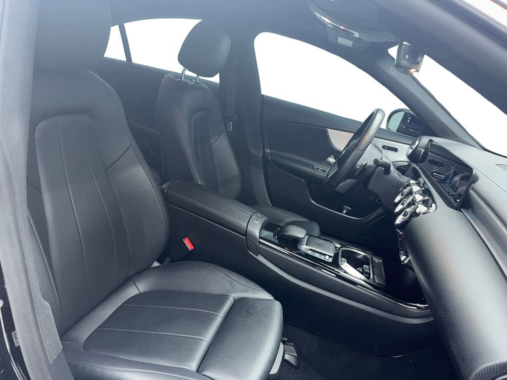 Used 2022 Mercedes-Benz CLA 250 image 32