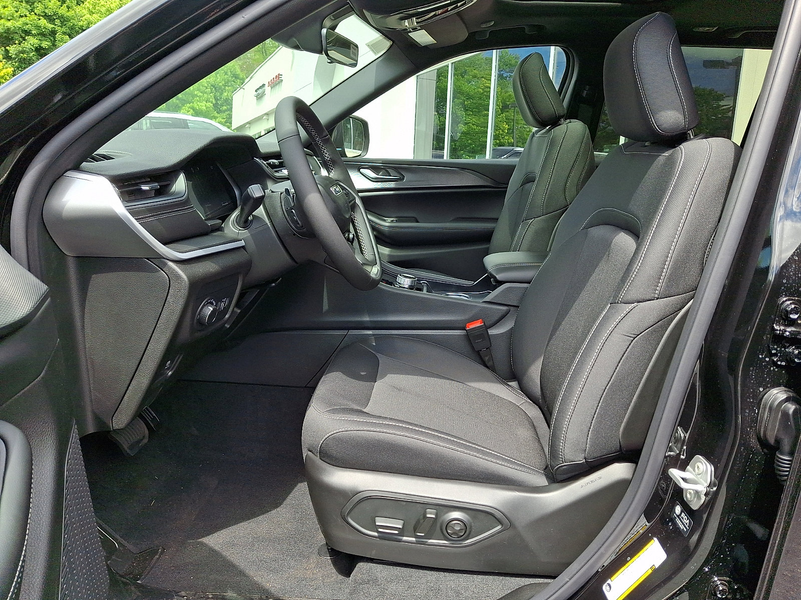 New 2026 Jeep Grand Cherokee Laredo X AWD/4WD image 9