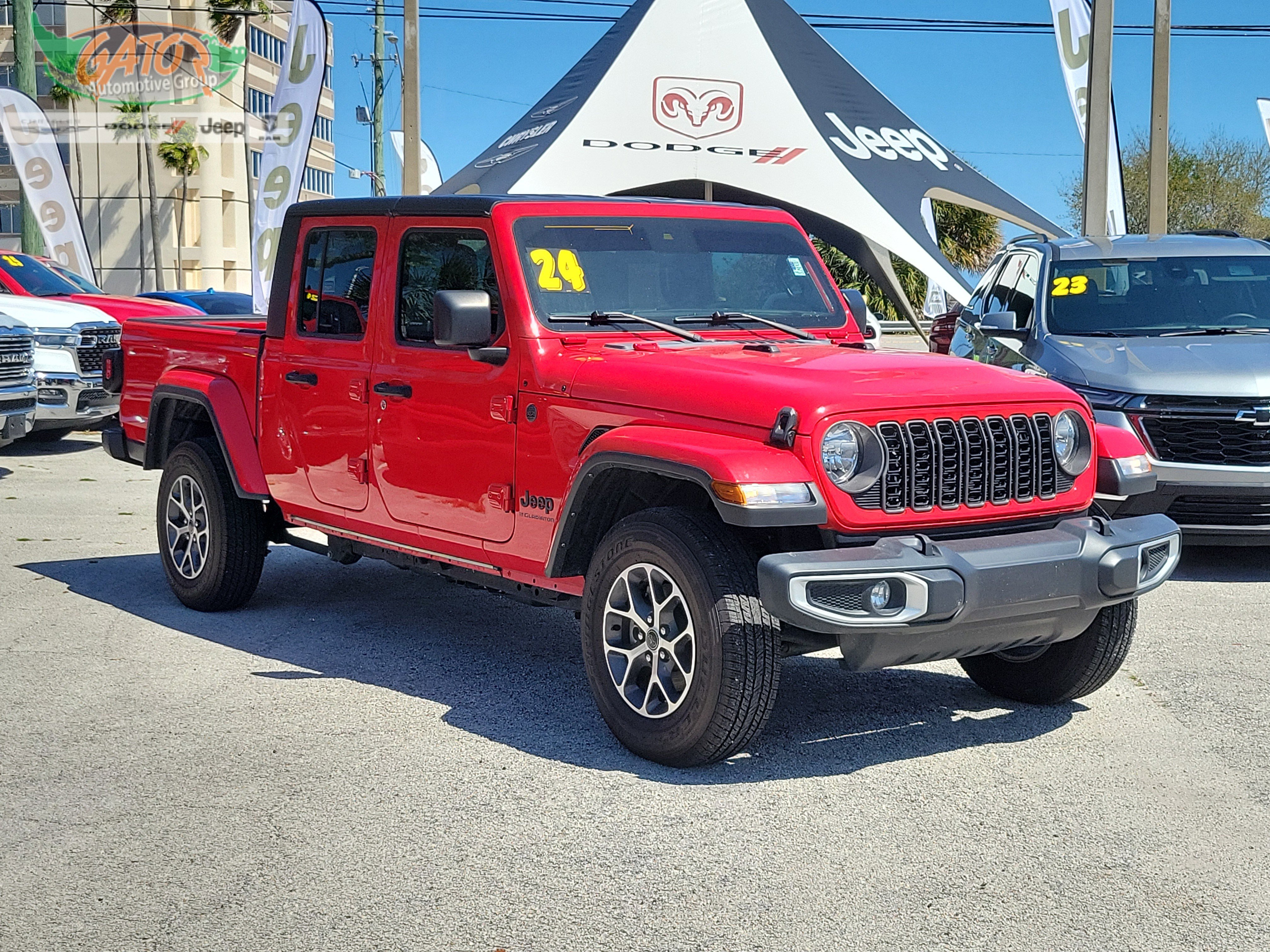Used 2024 Jeep Gladiator Sport AWD/4WD image 1