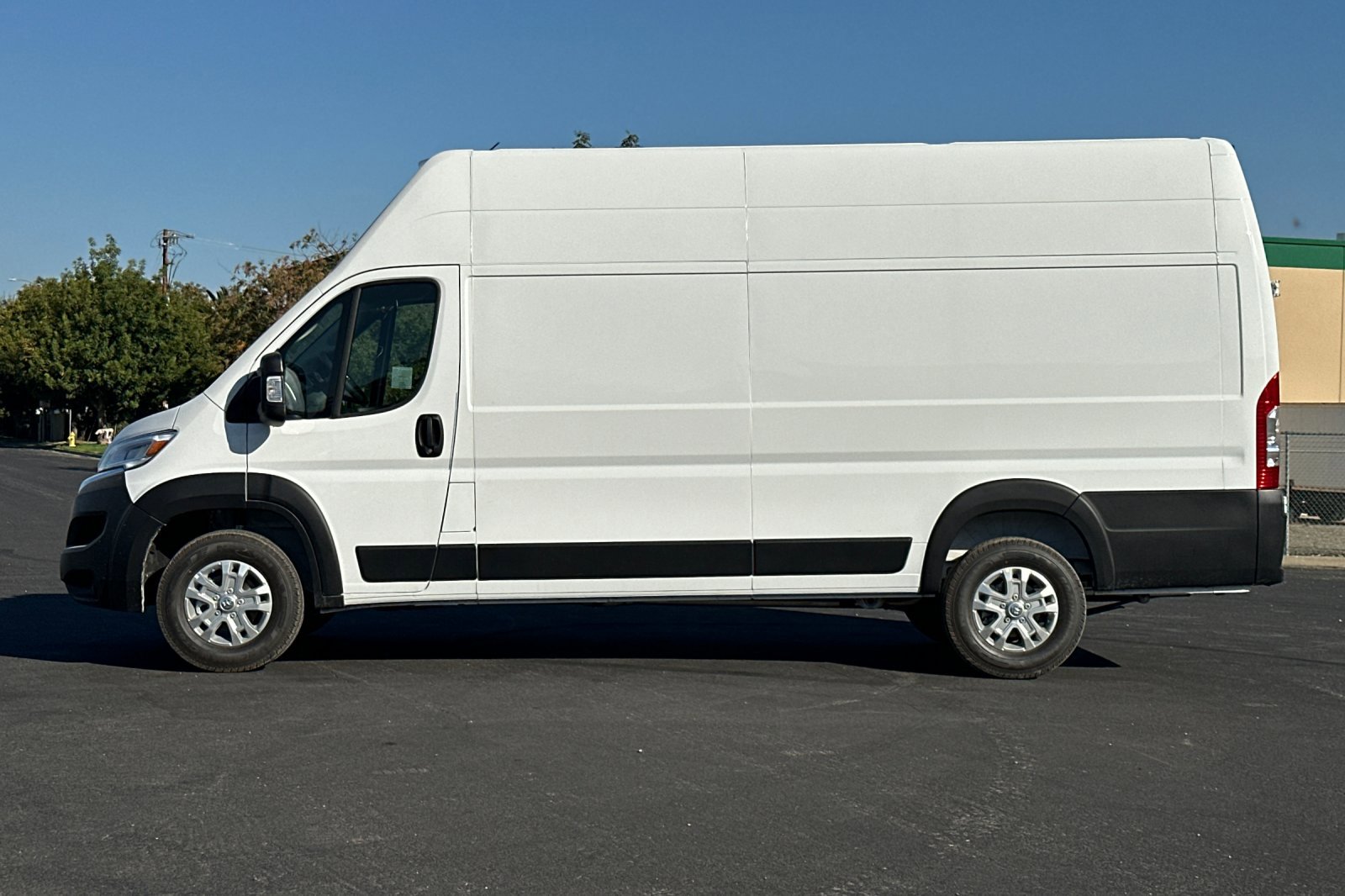 New 2026 RAM ProMaster 3500 w/ Quick Order Package 22G SLT image 6