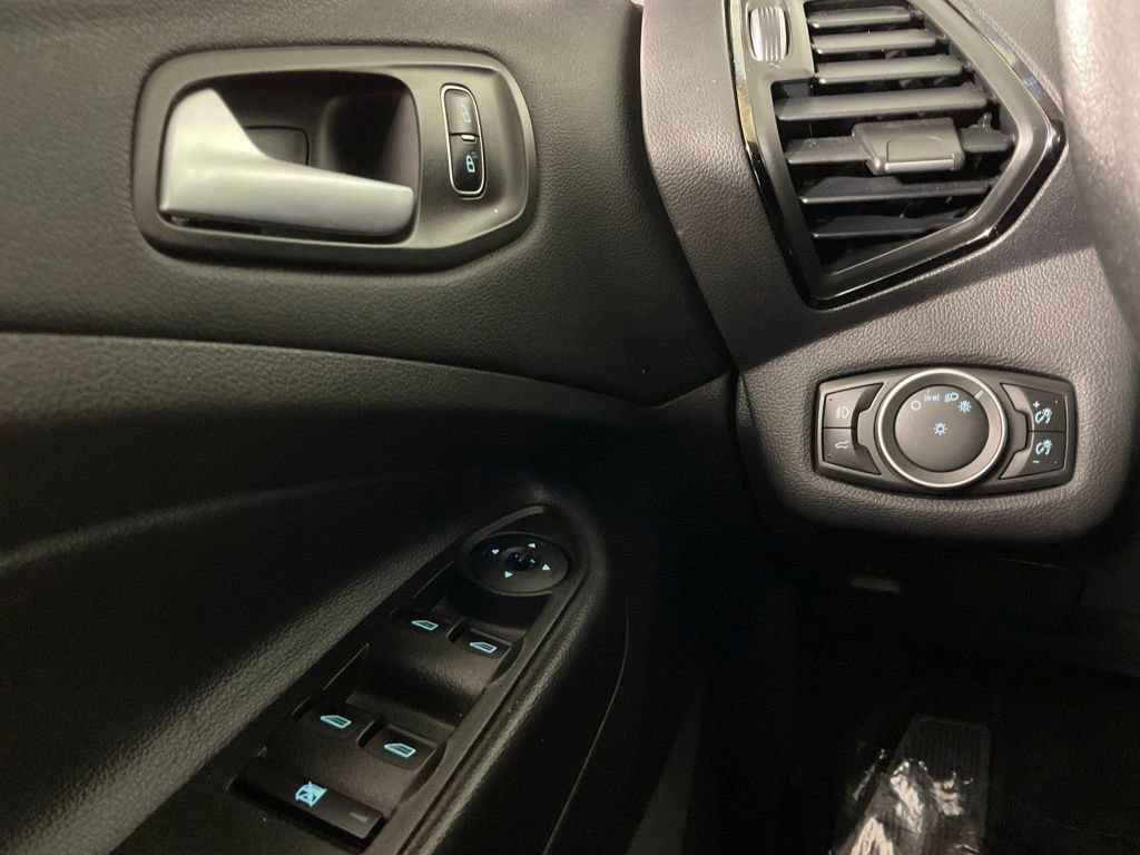 Used 2018 Ford Escape SEL FWD image 18