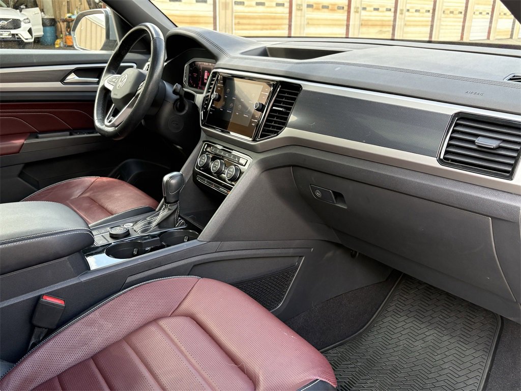 Certified 2022 Volkswagen Atlas Cross Sport SEL Premium R-Line w/ Cross Sport MDO Package image 31