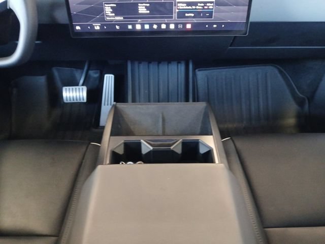 Used 2025 Tesla Cybertruck AWD Crew Cab image 4