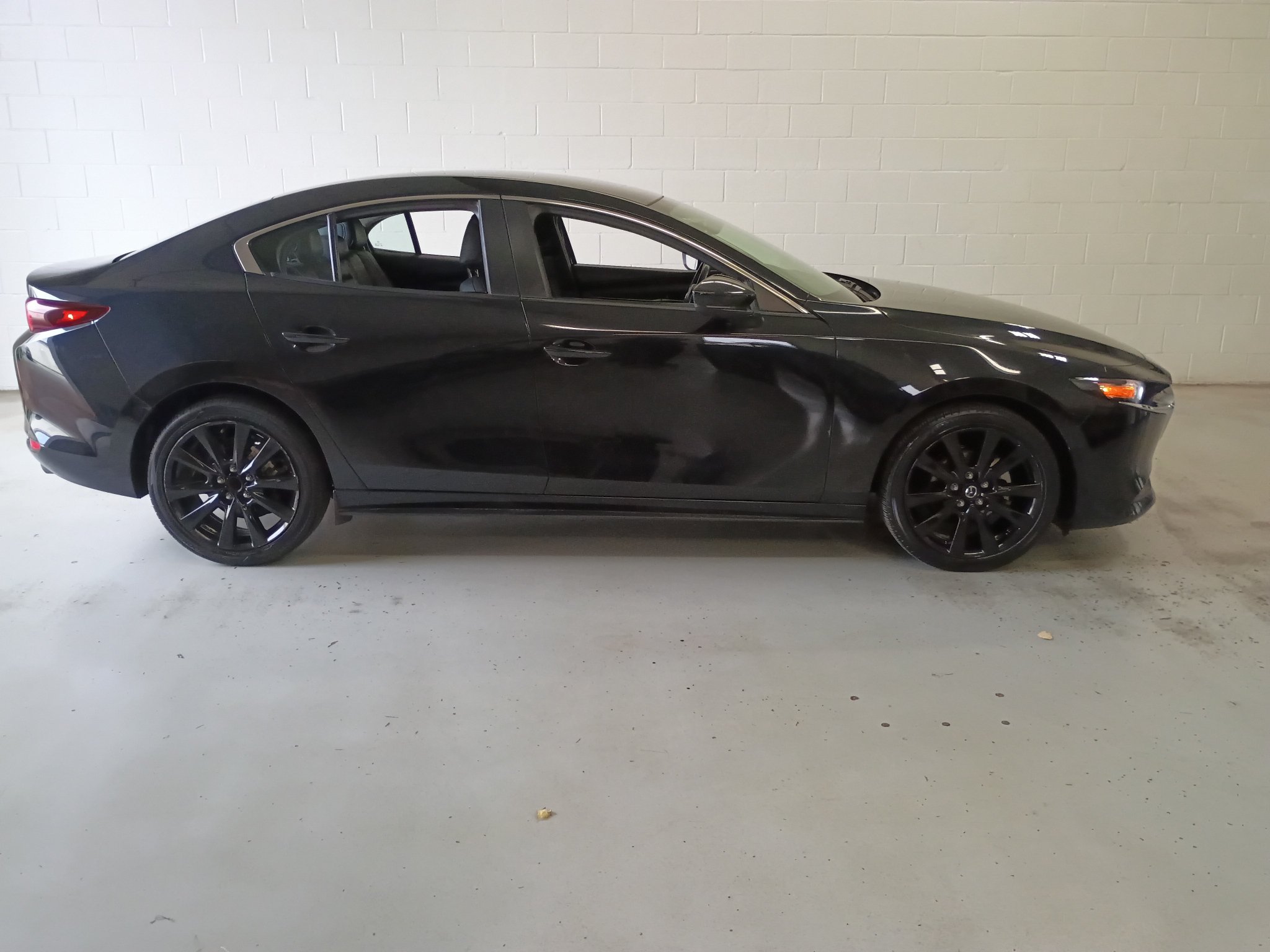 Used 2024 MAZDA MAZDA3 s FWD image 2