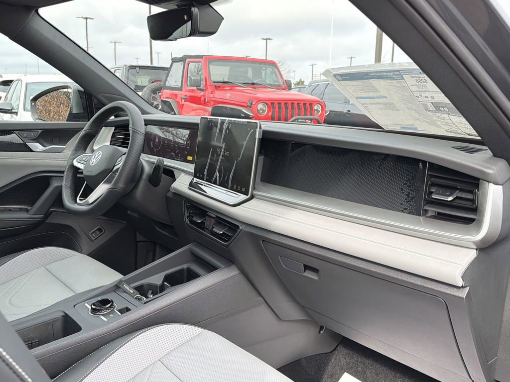 New 2026 Volkswagen Tiguan SE R-Line image 21