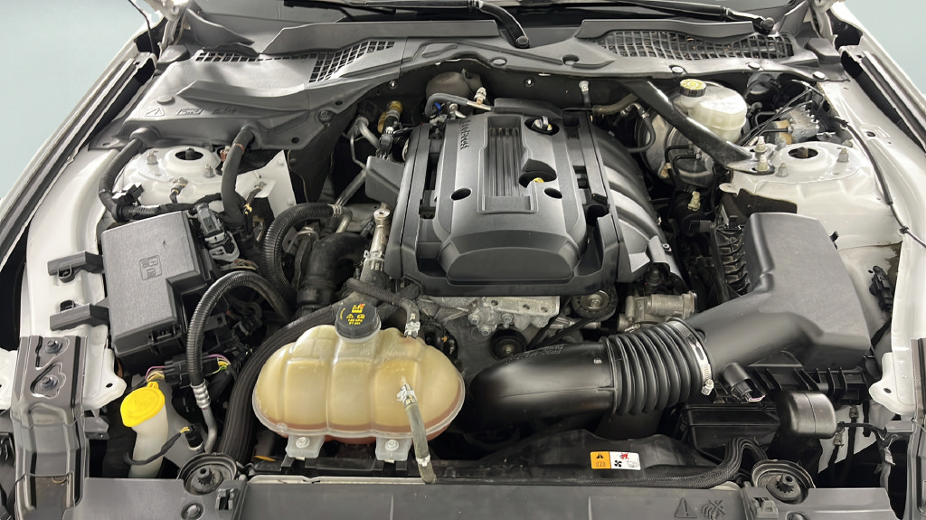 Used 2018 Ford Mustang Premium RWD image 36
