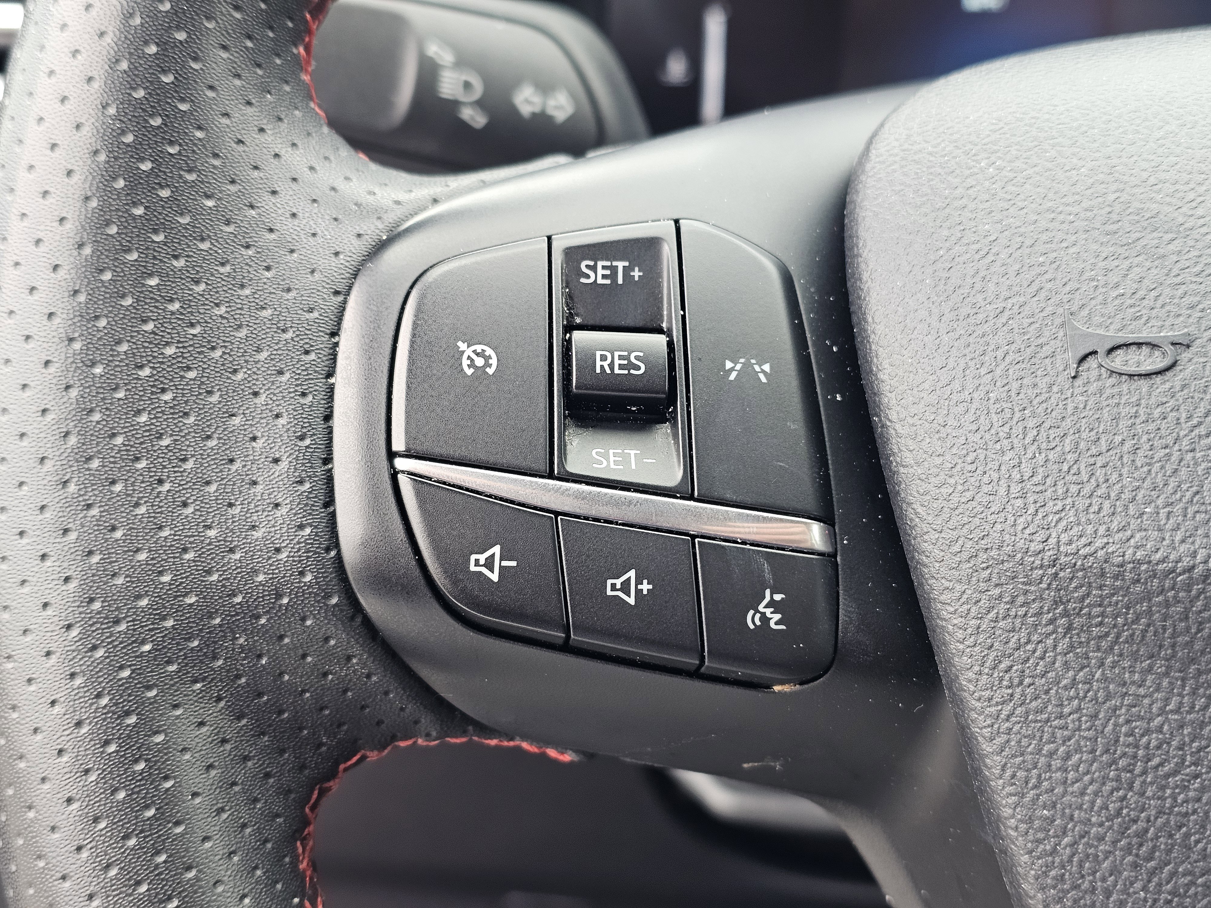 Used 2024 Ford Escape ST-Line image 20