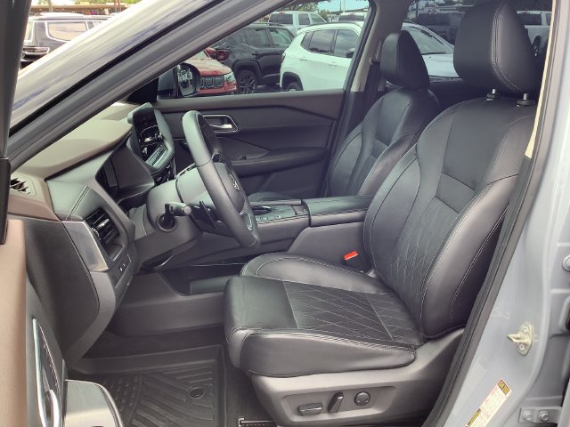 Used 2022 Nissan Rogue Platinum w/ Head-Up Display Package FWD image 8