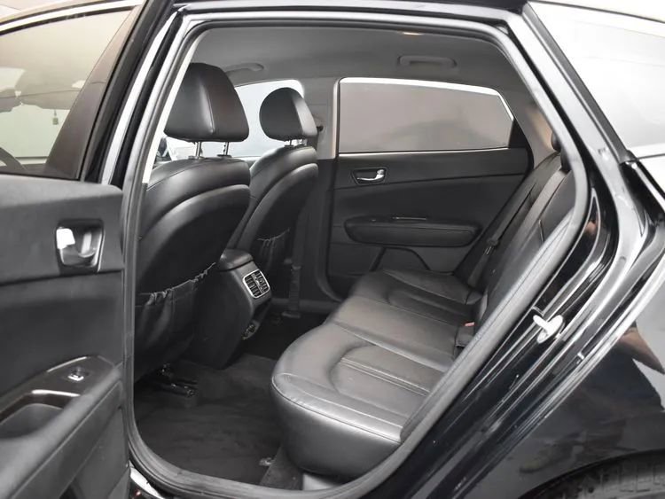 Used 2019 Kia Optima EX image 15