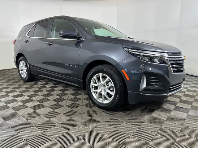 Used 2023 Chevrolet Equinox LT image 2