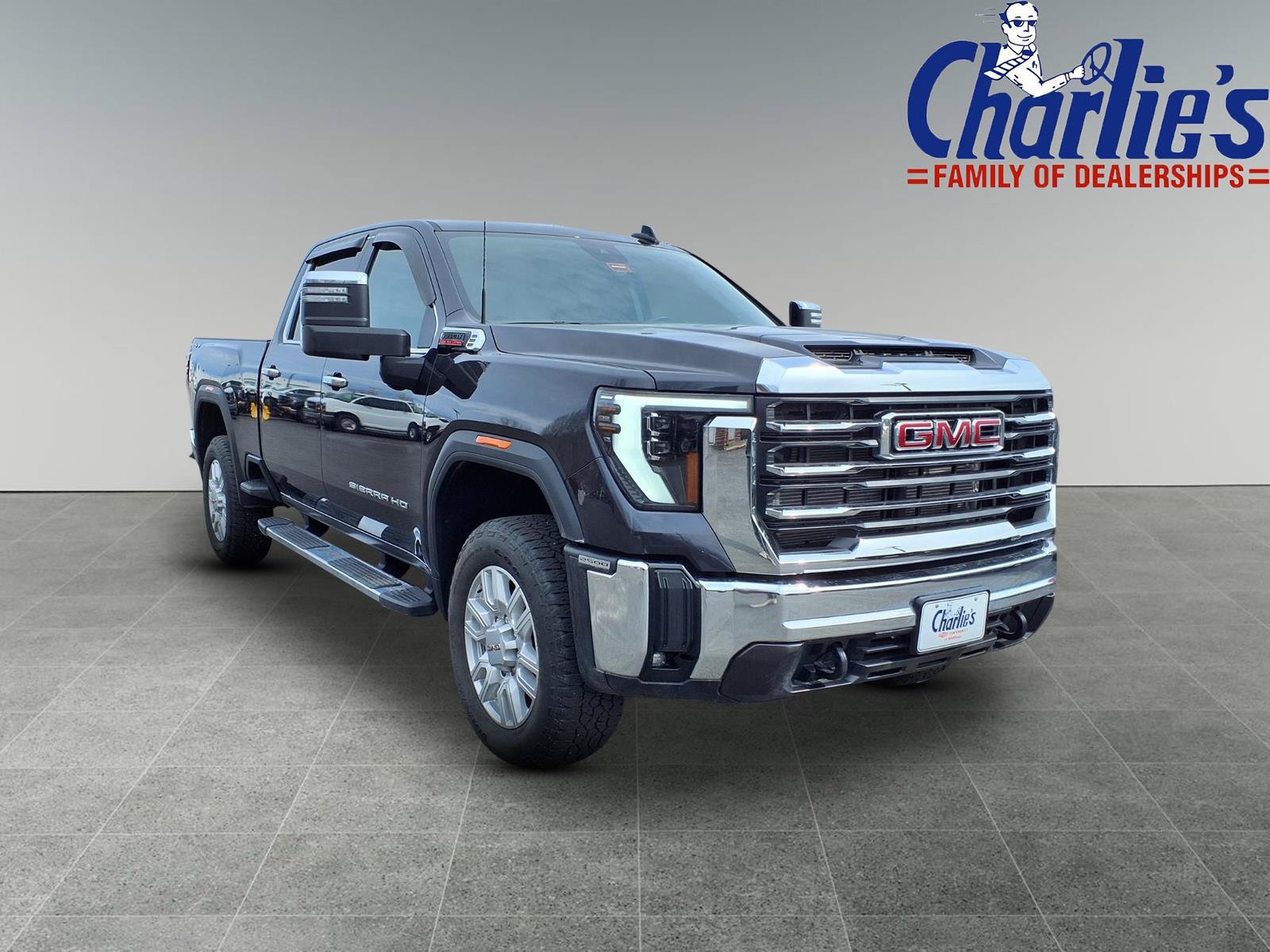 Used 2024 GMC Sierra 2500 SLT w/ Snow Plow Prep/Camper Package AWD/4WD image 3