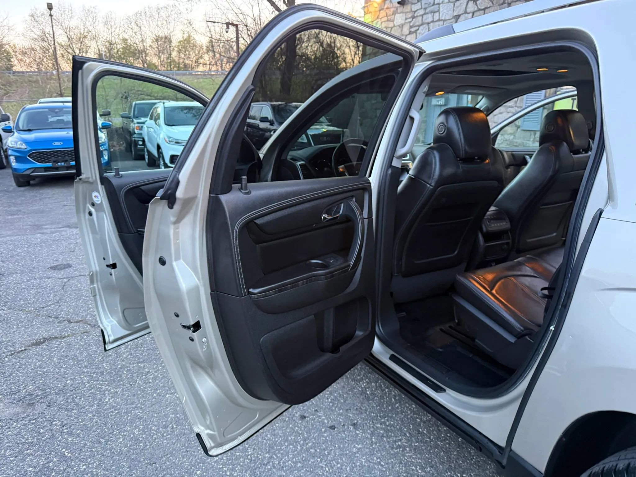 Used 2016 GMC Acadia SLT w/ Open Road Package FWD image 22