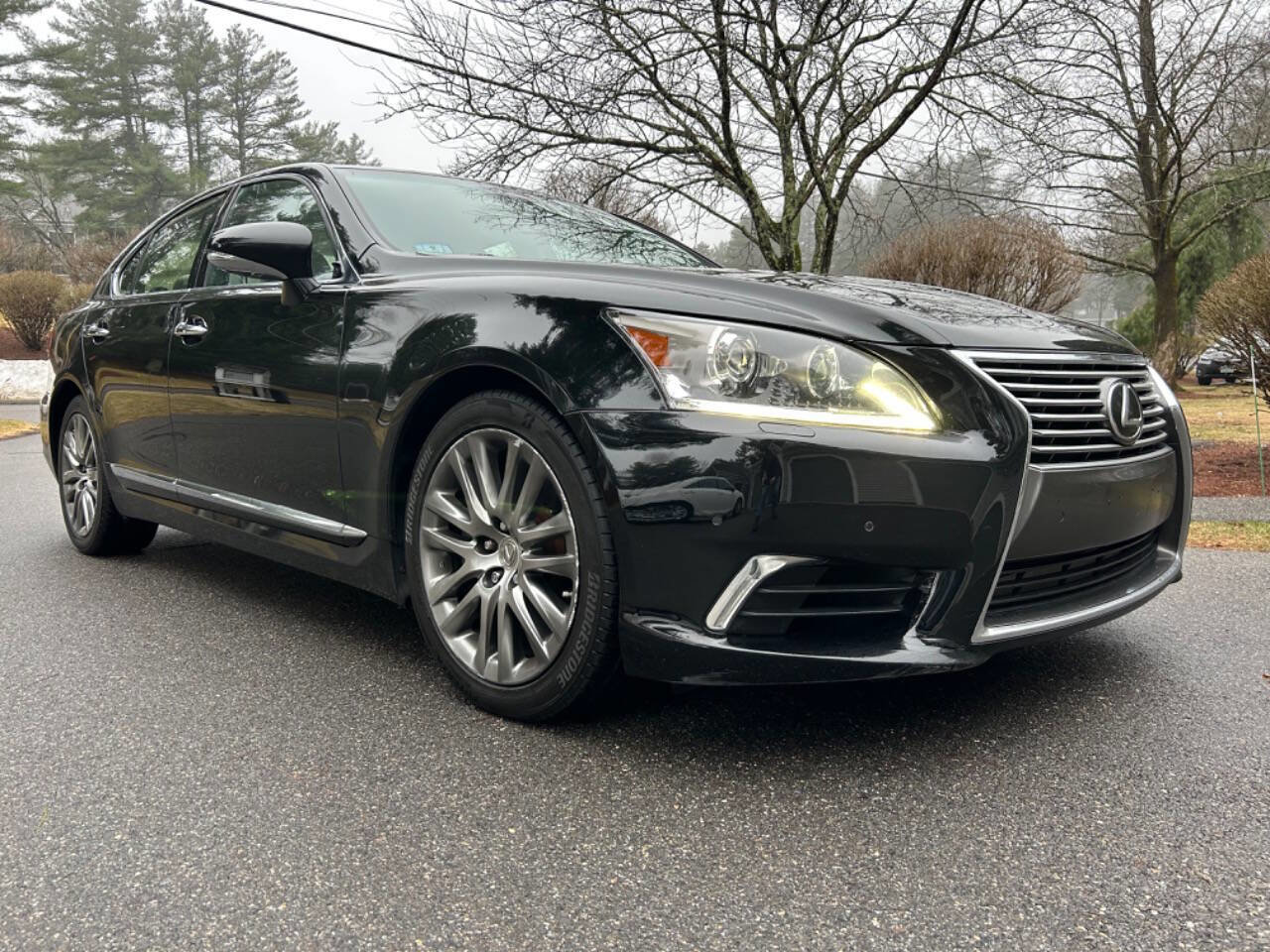 Used 2013 Lexus LS 460 AWD w/ Comfort Pkg image 1