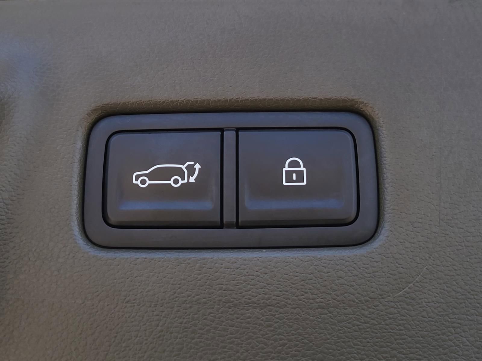 Used 2025 Hyundai Santa Fe Calligraphy FWD image 11