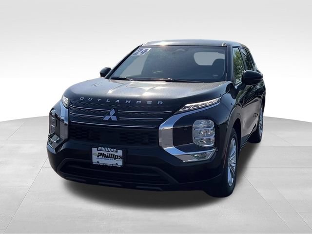 Used 2024 Mitsubishi Outlander ES AWD/4WD image 2